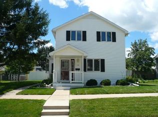 326 S Superior St, De Pere, WI 54115