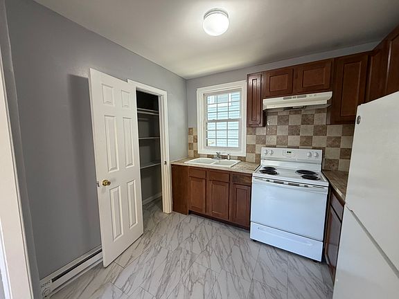 2nd image of 149 Rosette St #1A