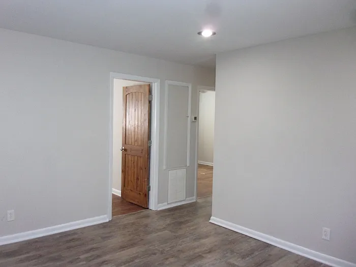2 bed, 1.0 bath, 918 sqft, $1,099 — Photo 3
