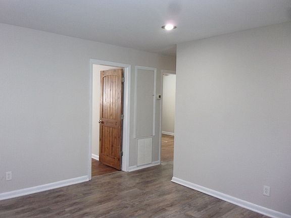 3rd image of 2313 Julia Ave APT 3