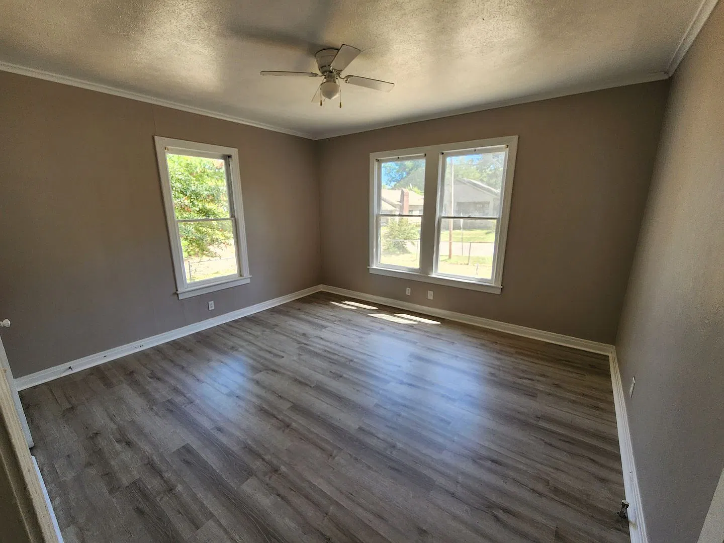1332 Wilkinson — Photo 4