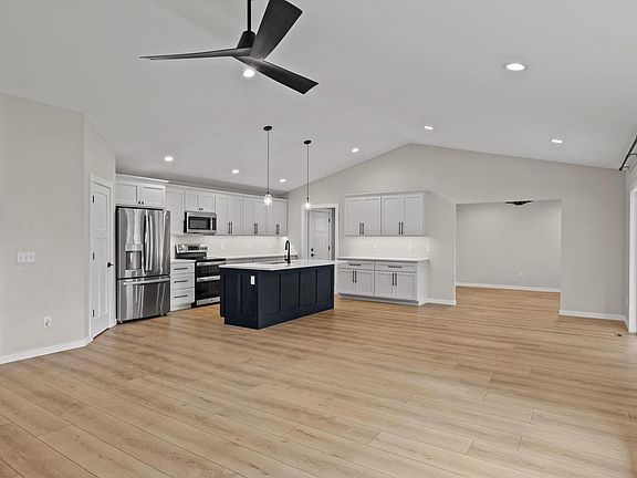 5th image of 1912 Brooklyn PLACE