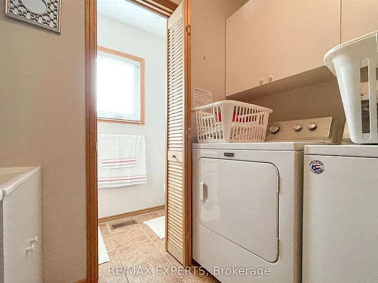 196 Shannon Pl — Photo 17