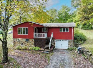 215 Maple Ave, Terra Alta, WV 26764