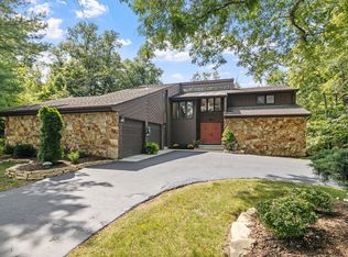 1420 Pine Grove Ln, New Lenox, IL 60451