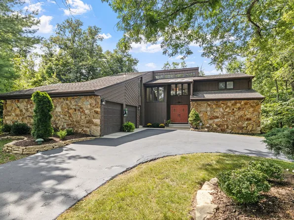 1420 Pine Grove Ln, New Lenox, IL 60451