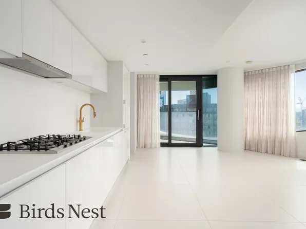 1033 Nelson St, Vancouver, BC