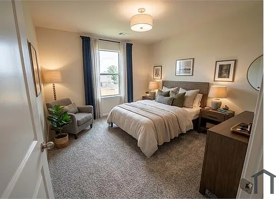 4 bed, 2153 sqft, $2,700 — Photo 4