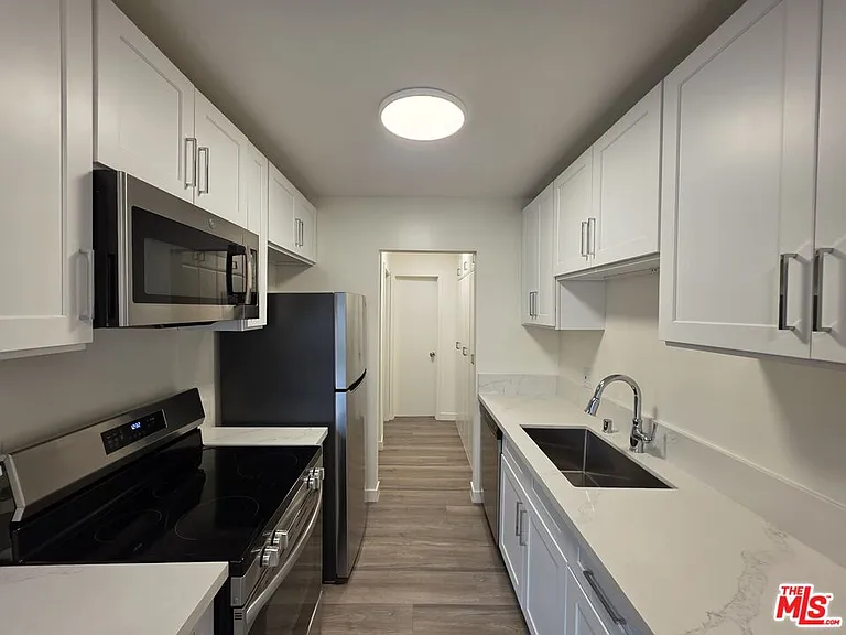 1433 Brockton Ave #4 — Photo 6