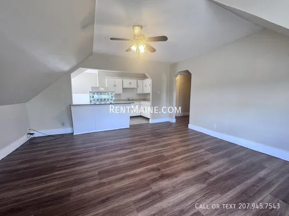 1 Newhall St APT 6, Fairfield, ME 04937