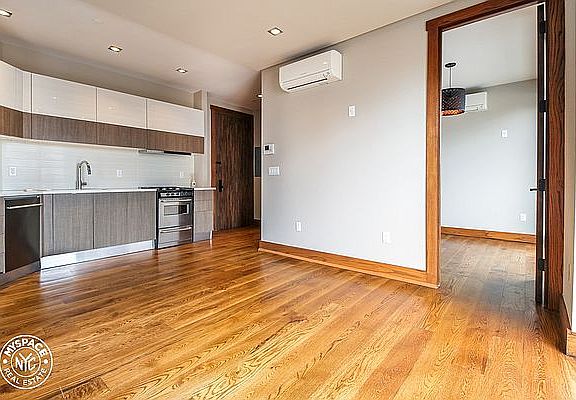 3rd image of 853 Willoughby Ave #3F