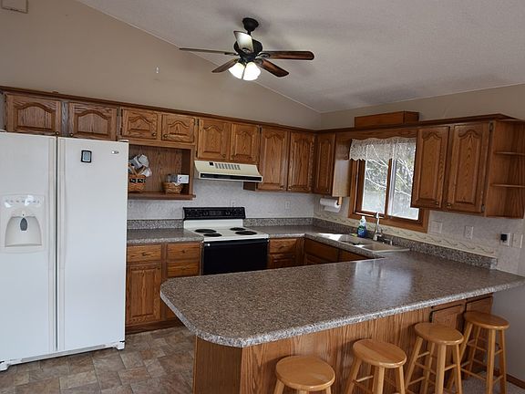 3rd image of 28020 Dogwood Dr