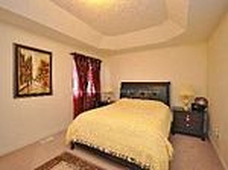 Brampton House for rent - 3 Bedrooms — photo 12