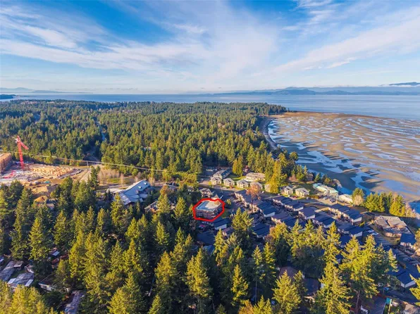 1175 Resort Dr #421, Parksville, BC V9P 2E3