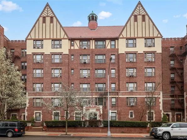 109-14 Ascan Avenue #1D, Forest Hills, NY 11375