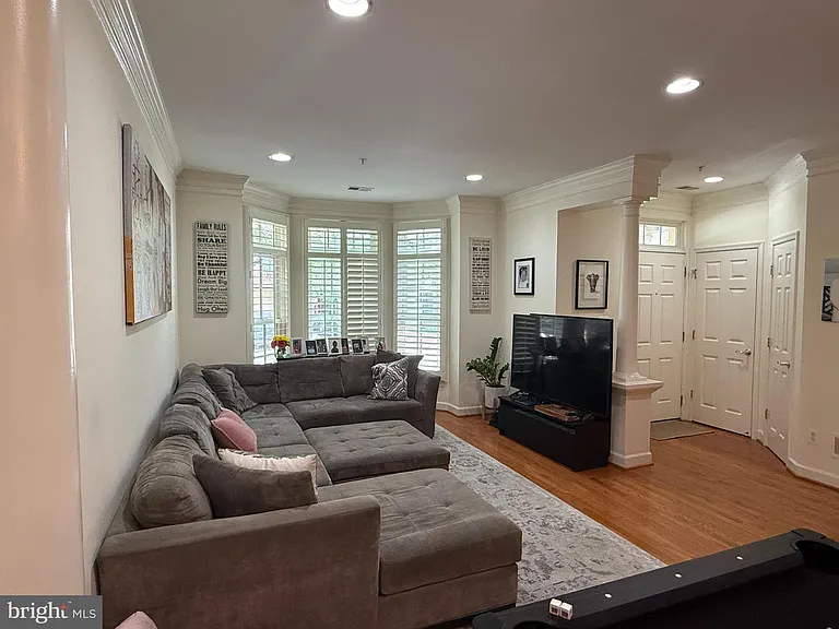 104 Oak Knoll Ter — Photo 9
