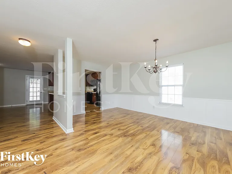 828 Peachtree Meadows Cir — Photo 3