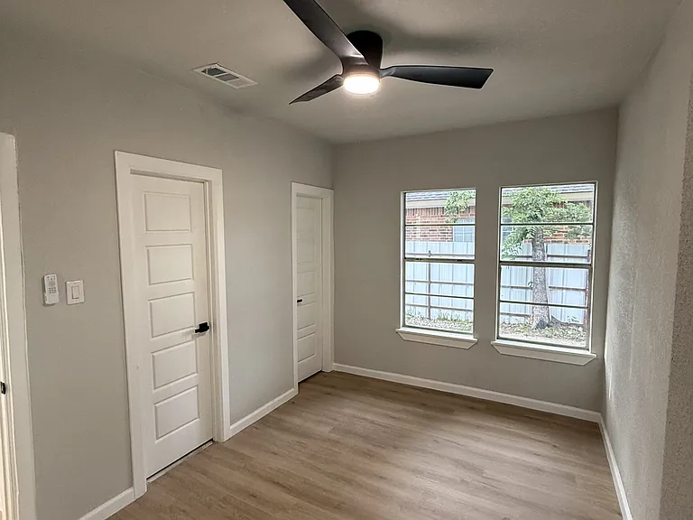 758 Bethpage Ave — Photo 18
