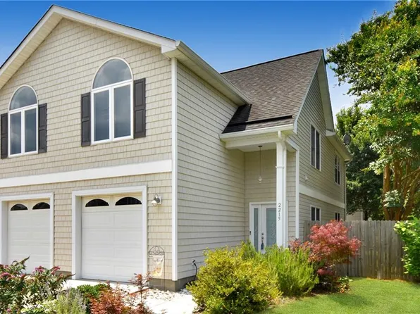 2215 E Berrie Cir, Virginia Beach, VA 23455