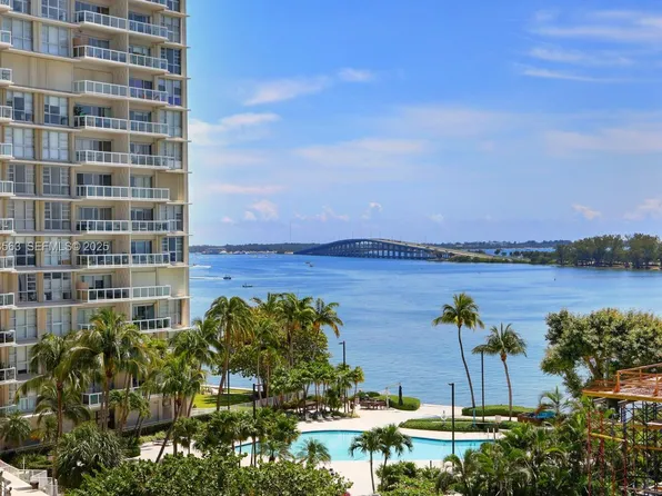 145 SE 25th Rd APT 702, Miami, FL 33129