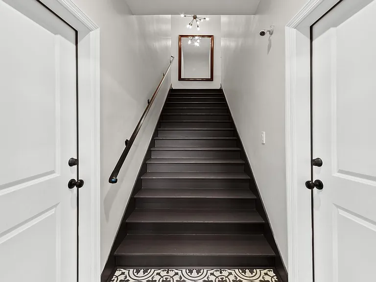 1118 N Poinsettia Dr #1/2 — Photo 12