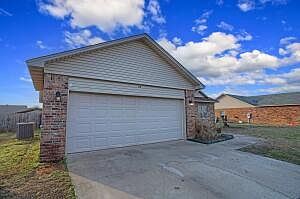 3rd image of 74 Quail Meadow Dr