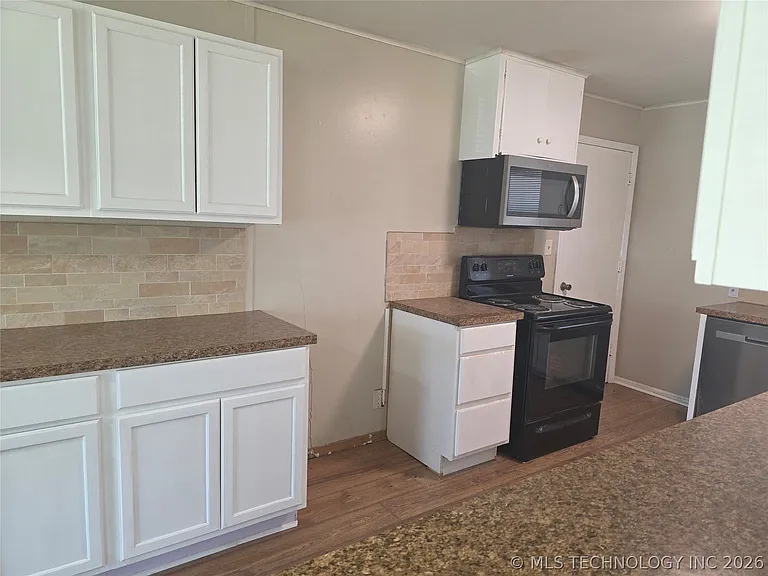 5933 E Latimer St — Photo 3
