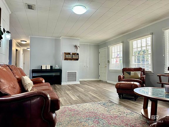 3rd image of 103 Terry Dr