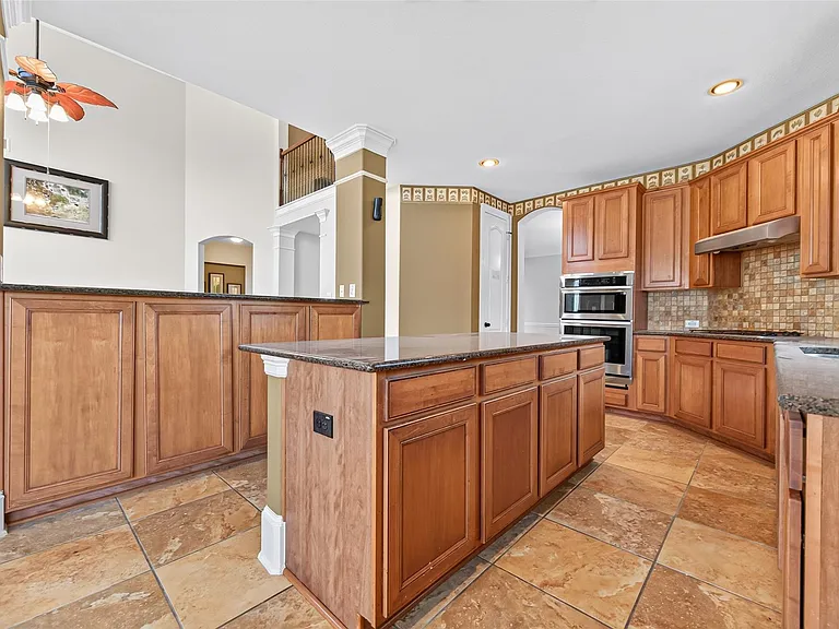 9735 Lansing Meadows Dr — Photo 14