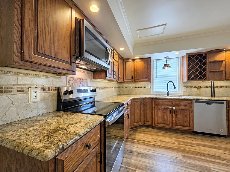 3435 Main St — Photo 7