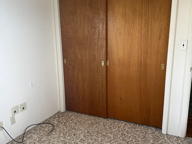 2nd bedroom closet