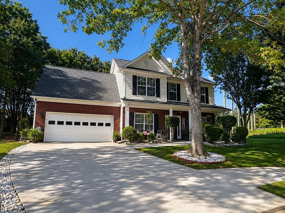 1st image of 307 Carlton Chase Ct