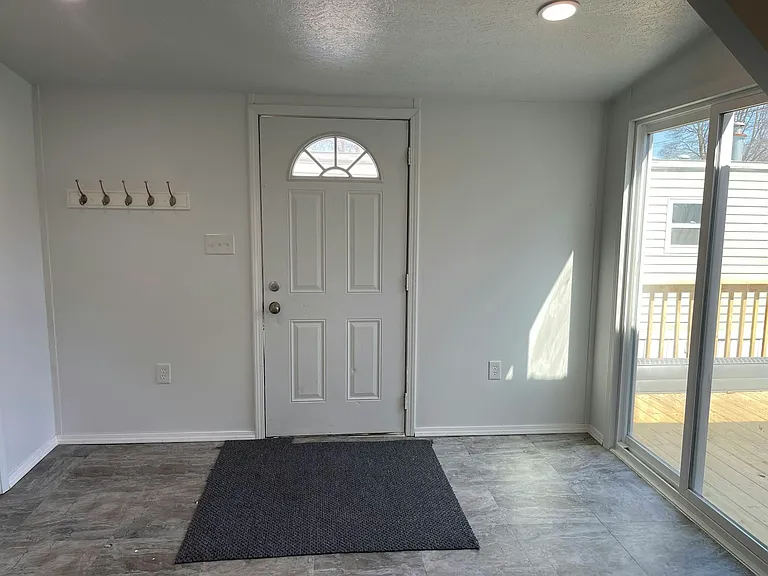 2729 Bailey Ave — Photo 4