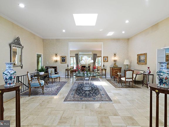 5th image of 1517 Highwood Dr