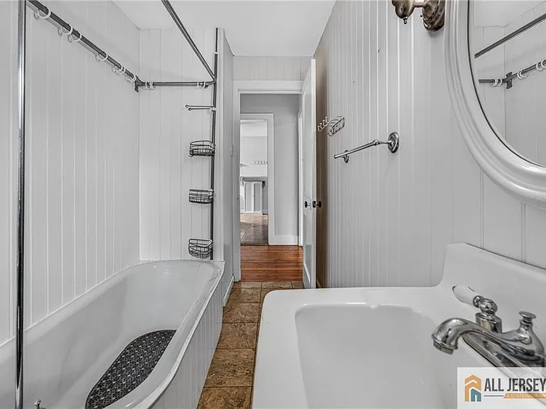 38-40 Brunswick Ave #2 — Photo 13