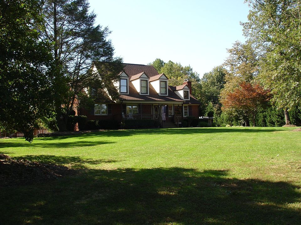 11301 Pike, Great Falls, VA 22066 Zillow
