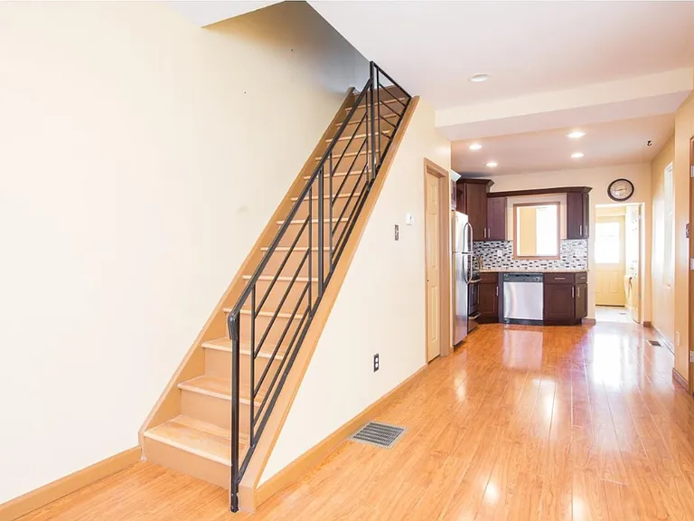 2545 Ellsworth St — Photo 3