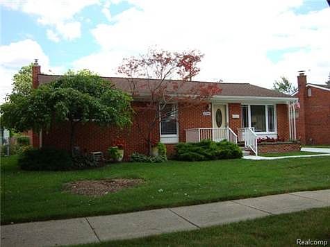 1st image of 32590 Grinsell Dr