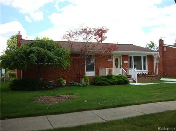 32590 Grinsell Dr, Warren, MI 48092