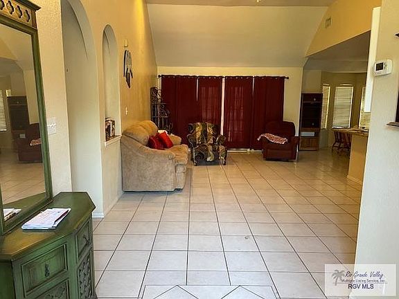 3rd image of 1053 Quail Hollow Dr