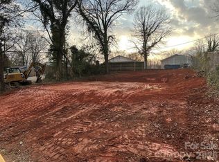 2960 Morning Dr, Charlotte, NC 28208