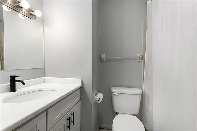 209 W Hickory St — Photo 10