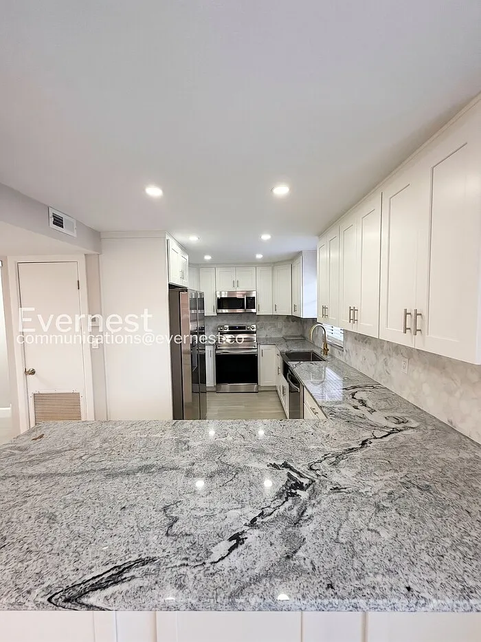 2 bed, 2.0 bath, 1185 sqft, $2,095 — Photo 4