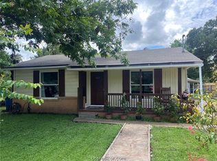 827 Duke St, Navasota, TX 77868