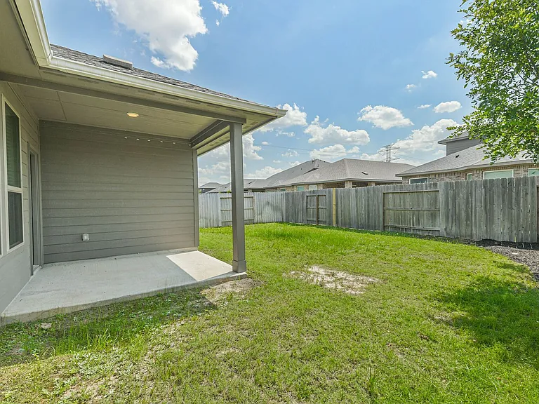 9115 Brixham Dr — Photo 32