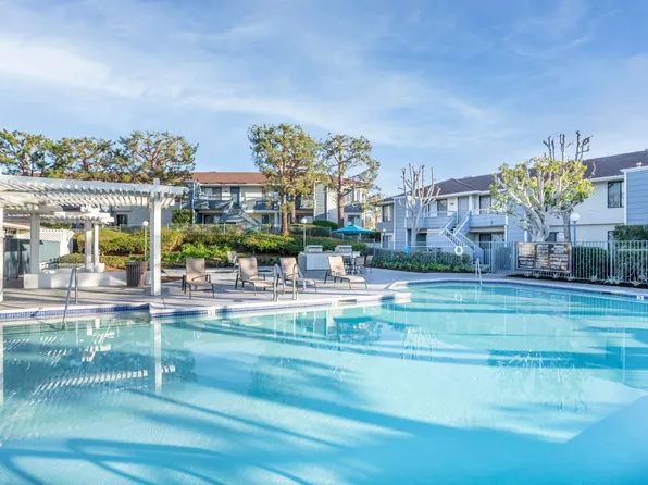 Pacific Pointe Apartments