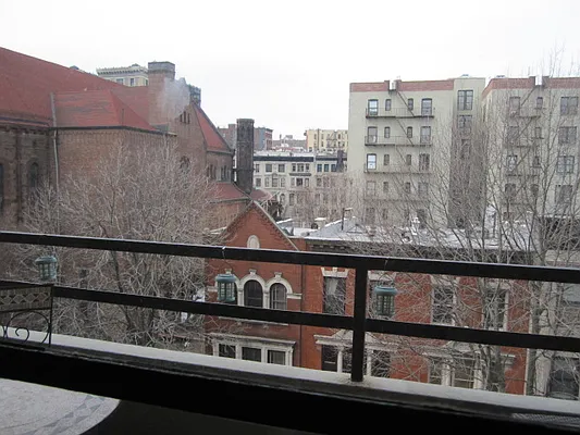 Rented by City Connections Realty | media 15