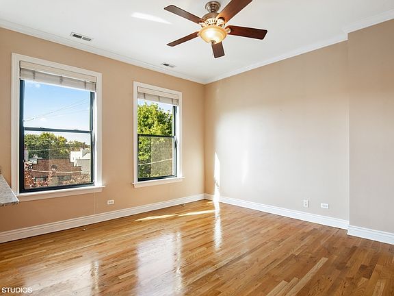 5th image of 1709 N Paulina St APT 301