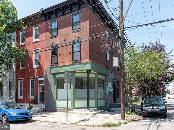 3rd image of 430 W Jefferson St #3