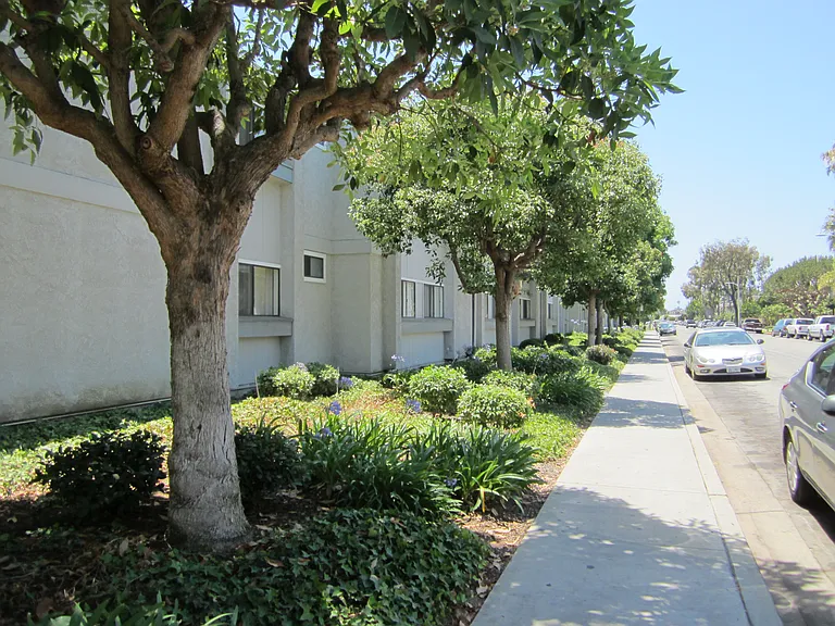 Westbay Apartments — Photo 32